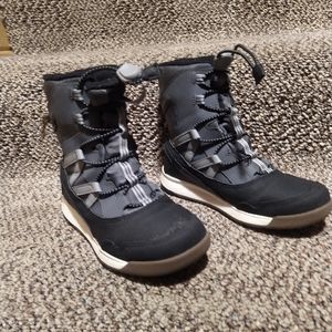 Merrell boys snow boots size 2